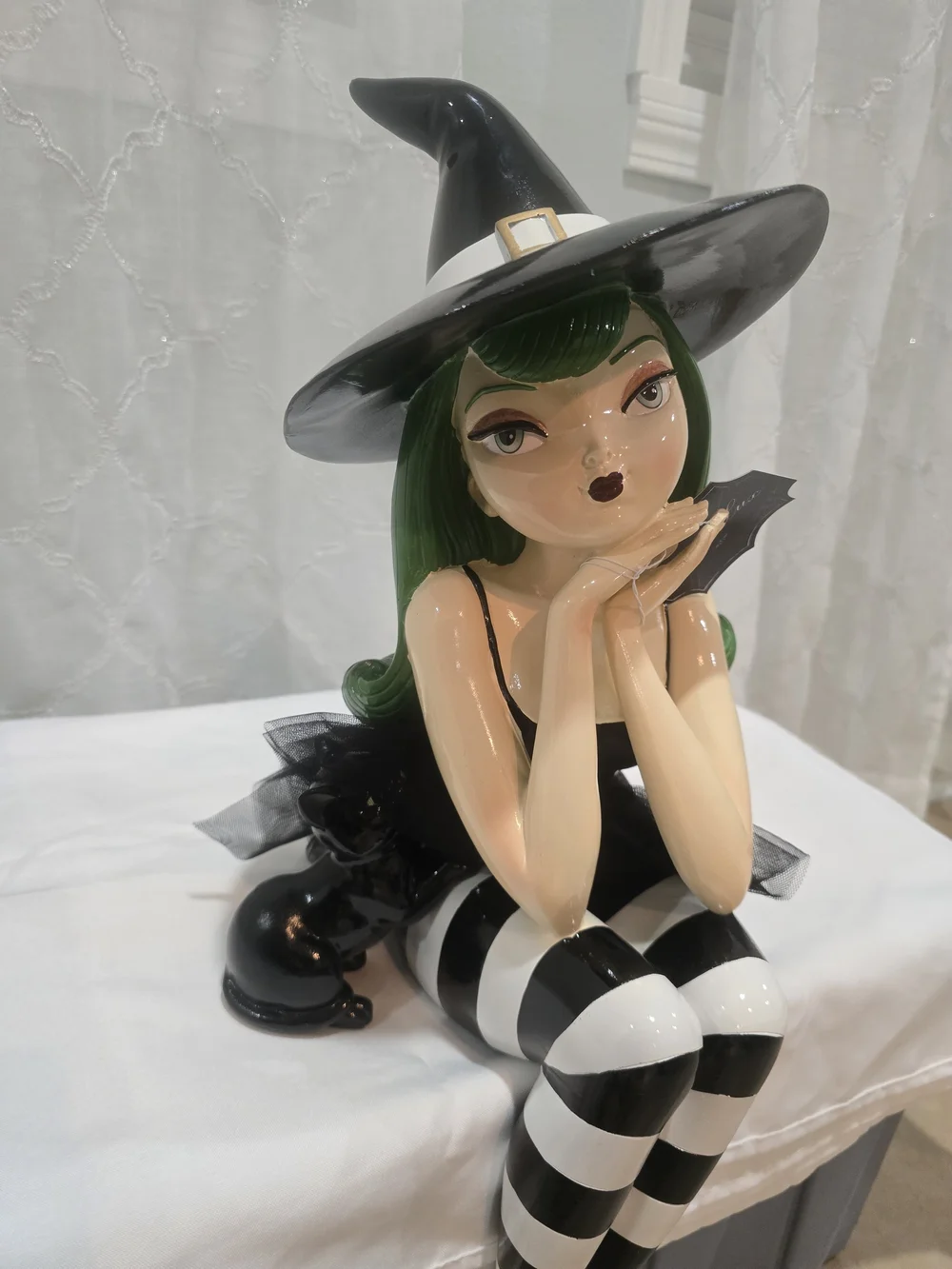NEW!! Bella Luxx Green-Haired Witch Figurine with Black Cat - Black & White